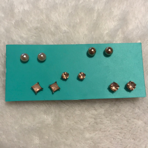 🌟H&M Rose Gold Diamond Earrings- Set of 5🌟 - Picture 1 of 3